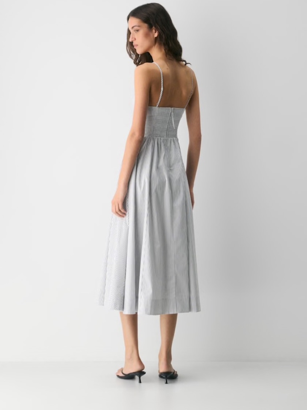 Aritzia - Picture 6 of 6